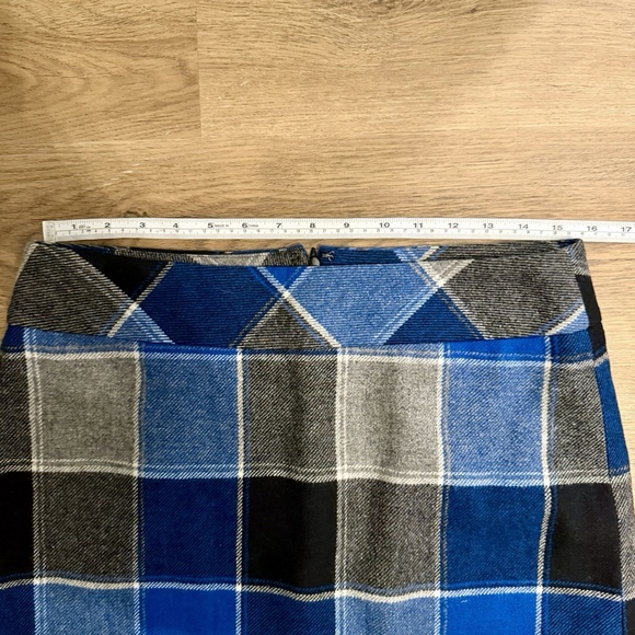 Talbots Wool Blend Plaid Skirt Women’s Size 8 Blue Black Gray White - Picture 4 of 5